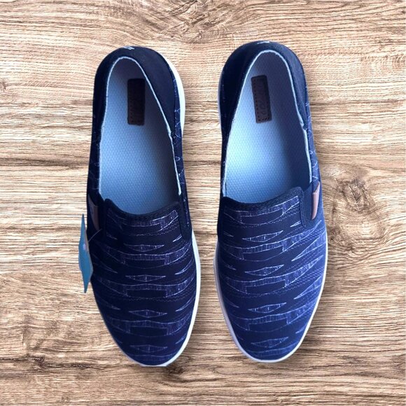 OluKai Pehuea Pai NEW Womens 9 EU 39 Geometric Design Slip-On Casual Walking - Picture 1 of 5